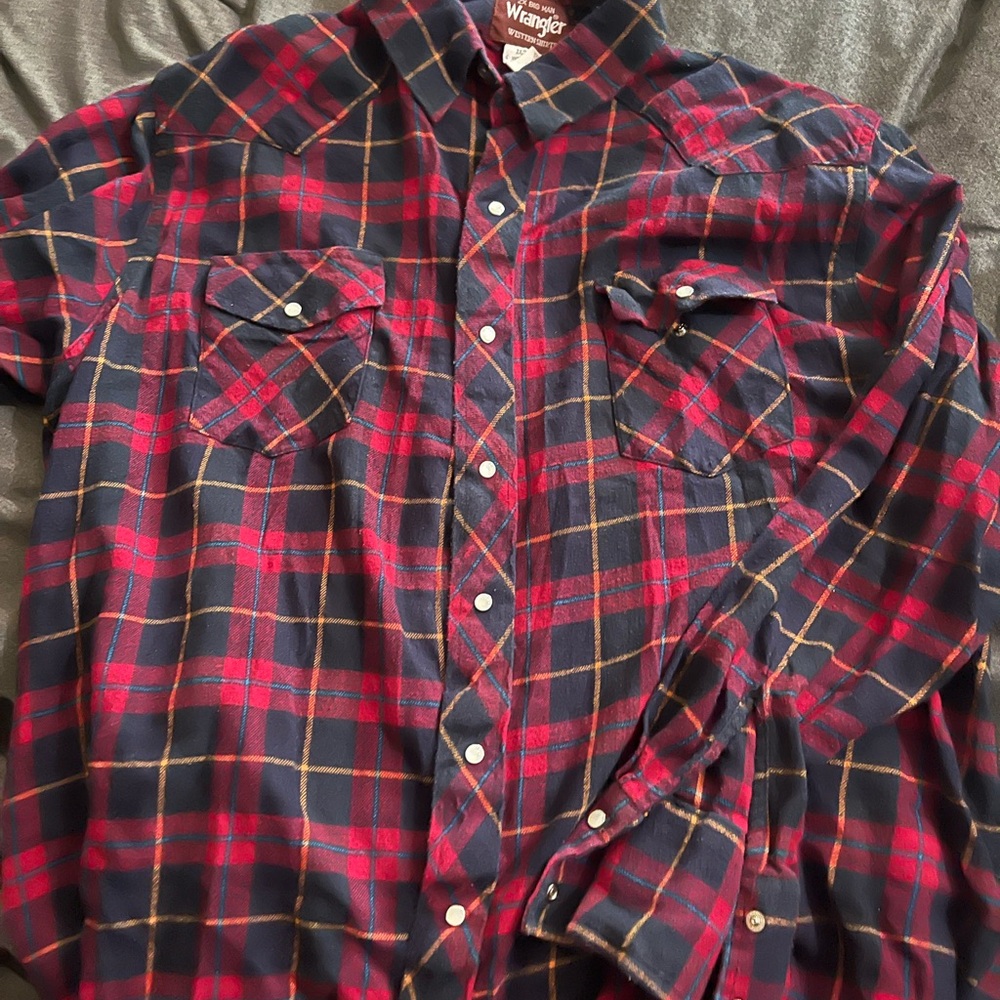 Wrangler Red and Blue Casual Button Down Shirt